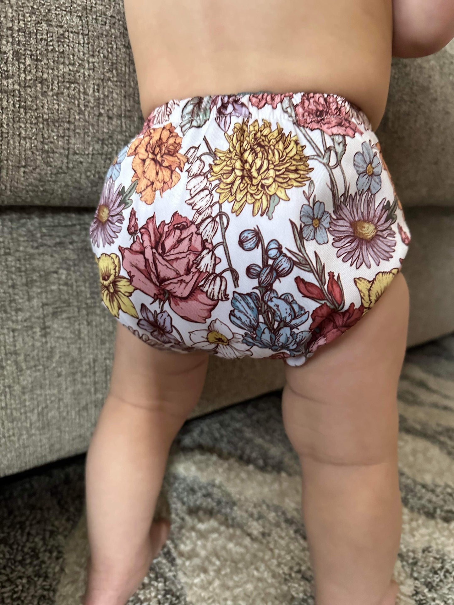 Delicate Floral Pod